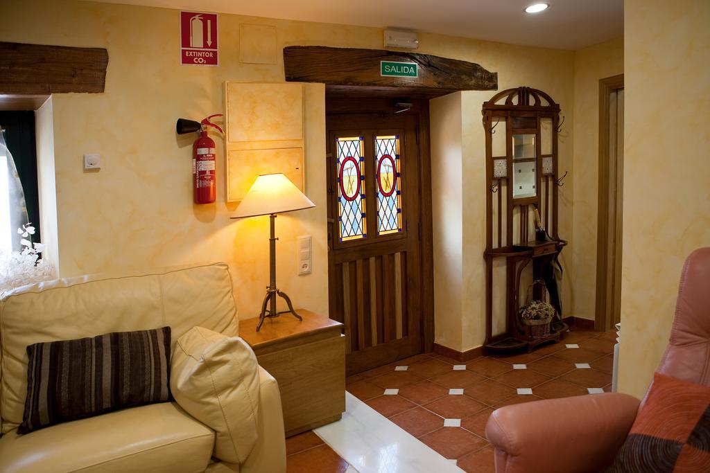 Casa Rural La Majada De Penacorada Fuentes de Peñacorada Buitenkant foto